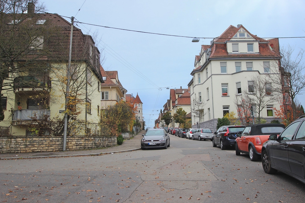 Blick in Straße Wohnung kaufen Stuttgart-Zuffenhausen