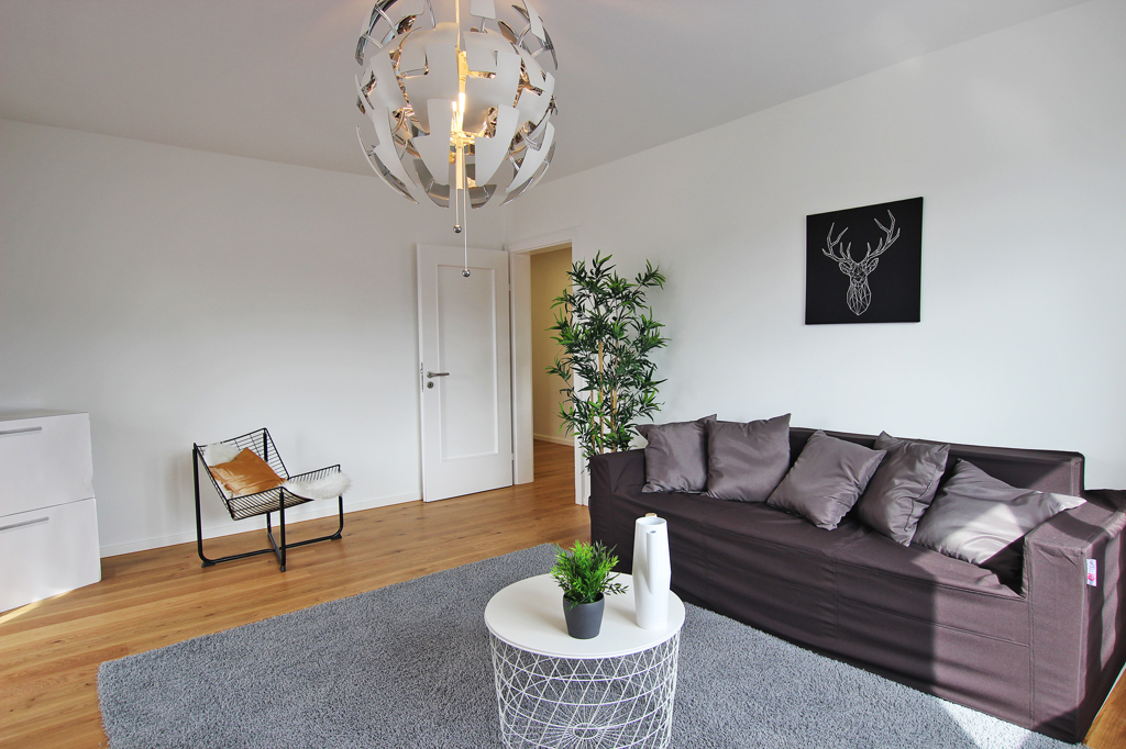 Wohnzimmer Wohnung kaufen Stuttgart / Giebel