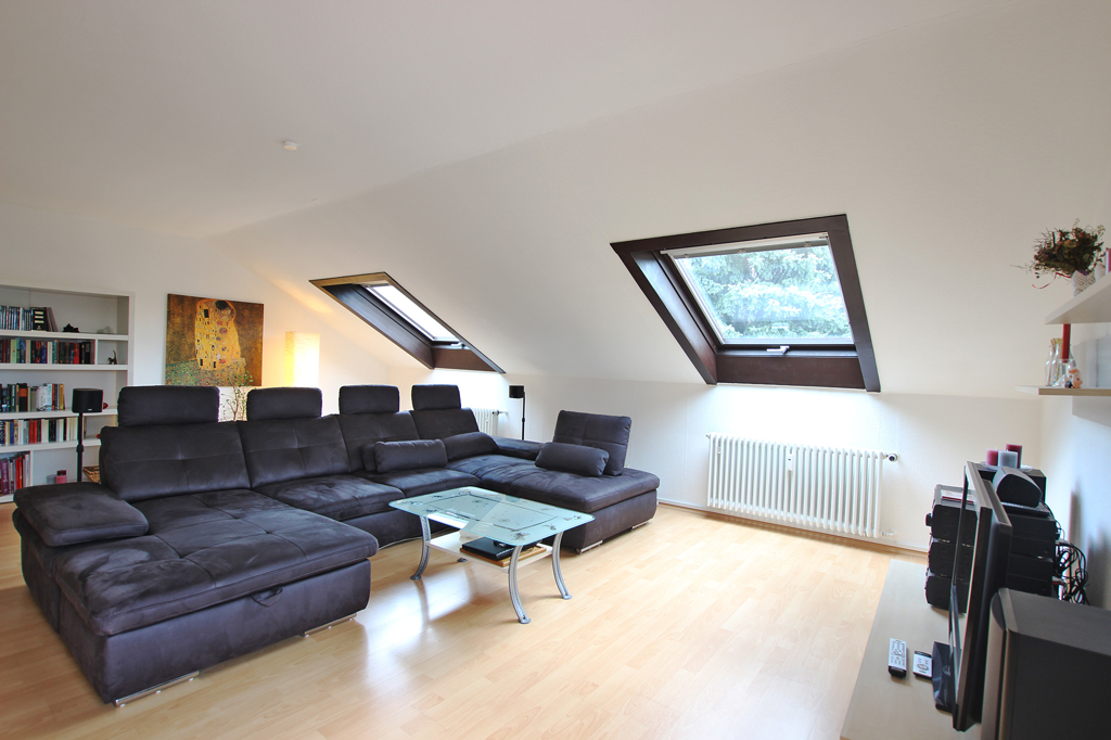 Wohnzimmer DG Haus kaufen Stuttgart / Hofen
