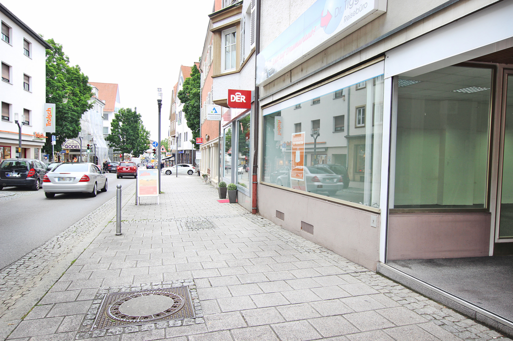 Blick in Straße Einzelhandel mieten Stuttgart / Feuerbach